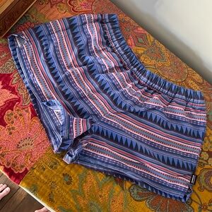 Patagonia Barely Baggy Shorts sz M